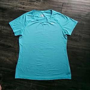 Women's Under Armour fitted shirt